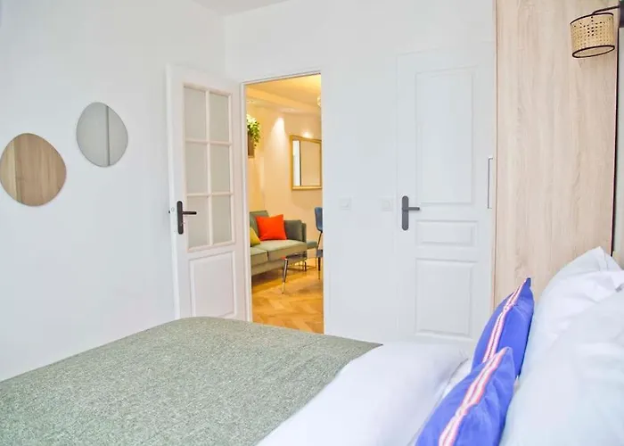 Celeste - Luxury 3br Mouffetard Views * Paris