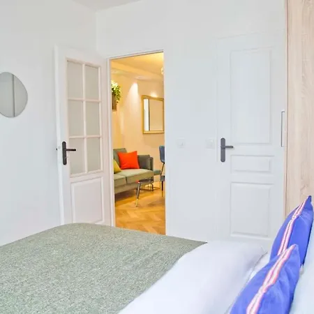 Celeste - Luxury 3br Mouffetard Views * 파리